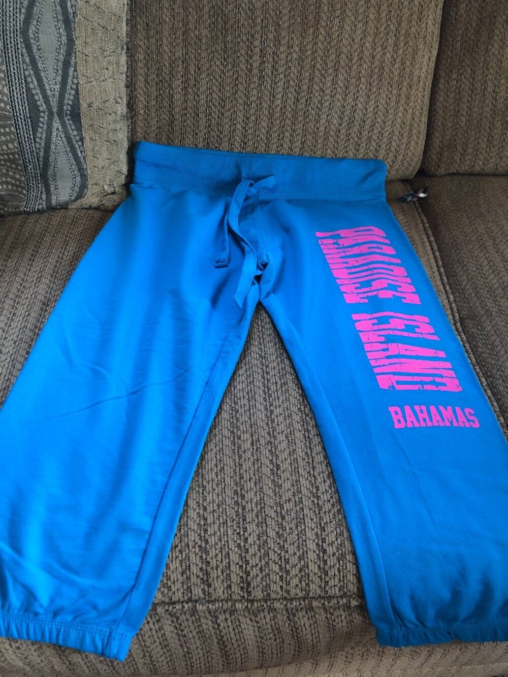 NWT South Athletics MEDIUM PARADISE ISLAND BAHAMAS Blue Capris 30" Waist #KF